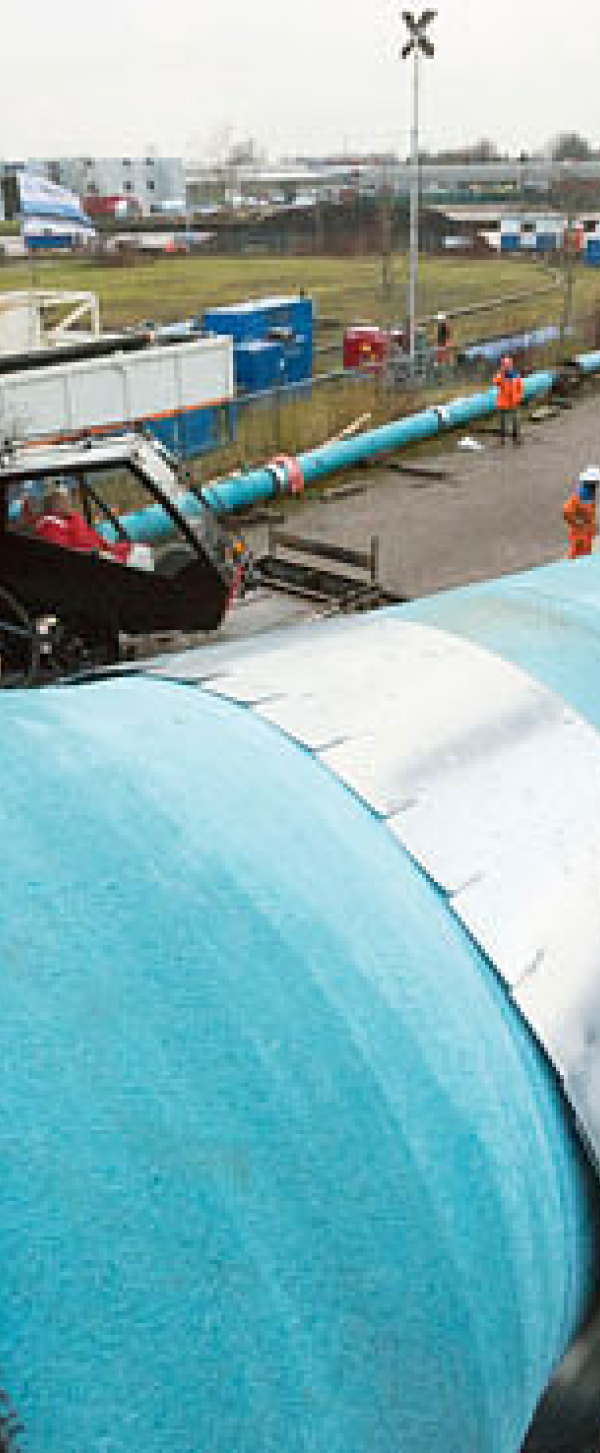 Installation of ductile iron pipeline under expanding canel in Groningen