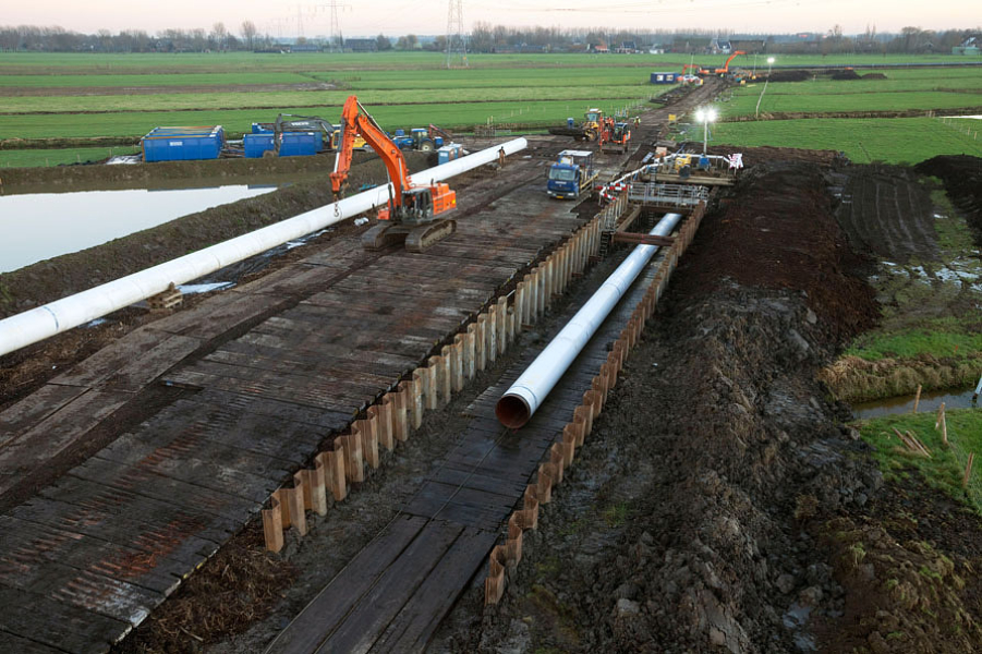 Construction of Beverwijk-Wijngaarden gas transport pipeline