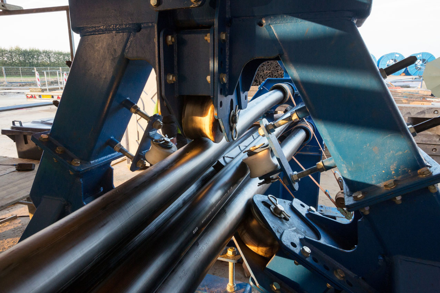 New high-voltage connection under the Haringvliet