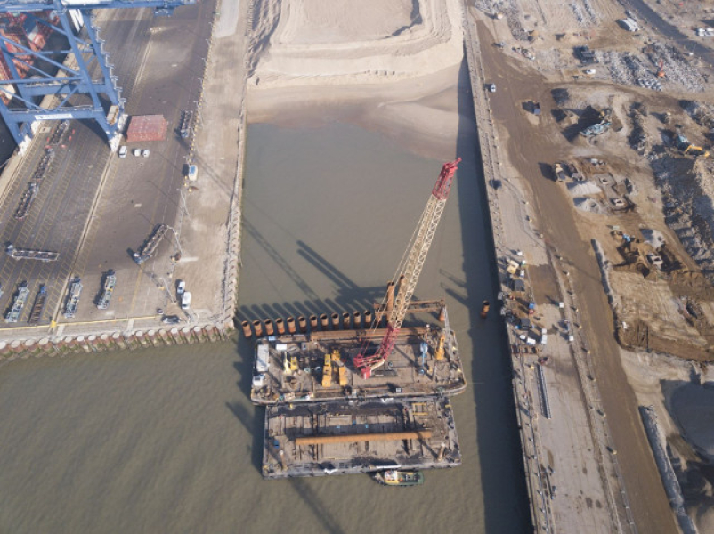 Port of Felixstowe, Berth 9