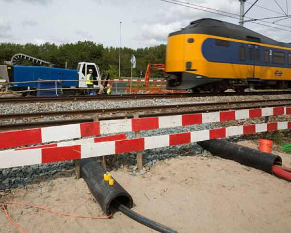 HDD between “live” rail and metro tracks – OV SAAL Schinkelbrug