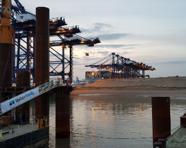 Port of Felixstowe, Berth 9