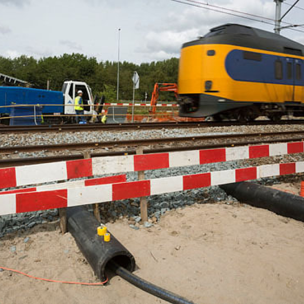 HDD between “live” rail and metro tracks – OV SAAL Schinkelbrug