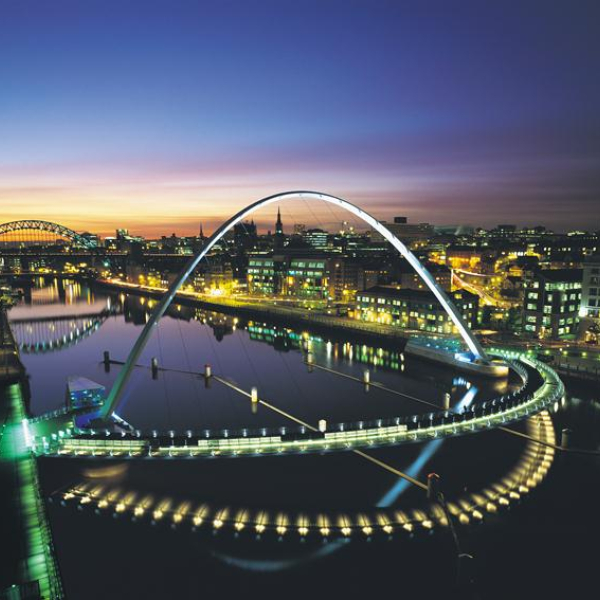 Gateshead Millennium Bridge 5.jpg