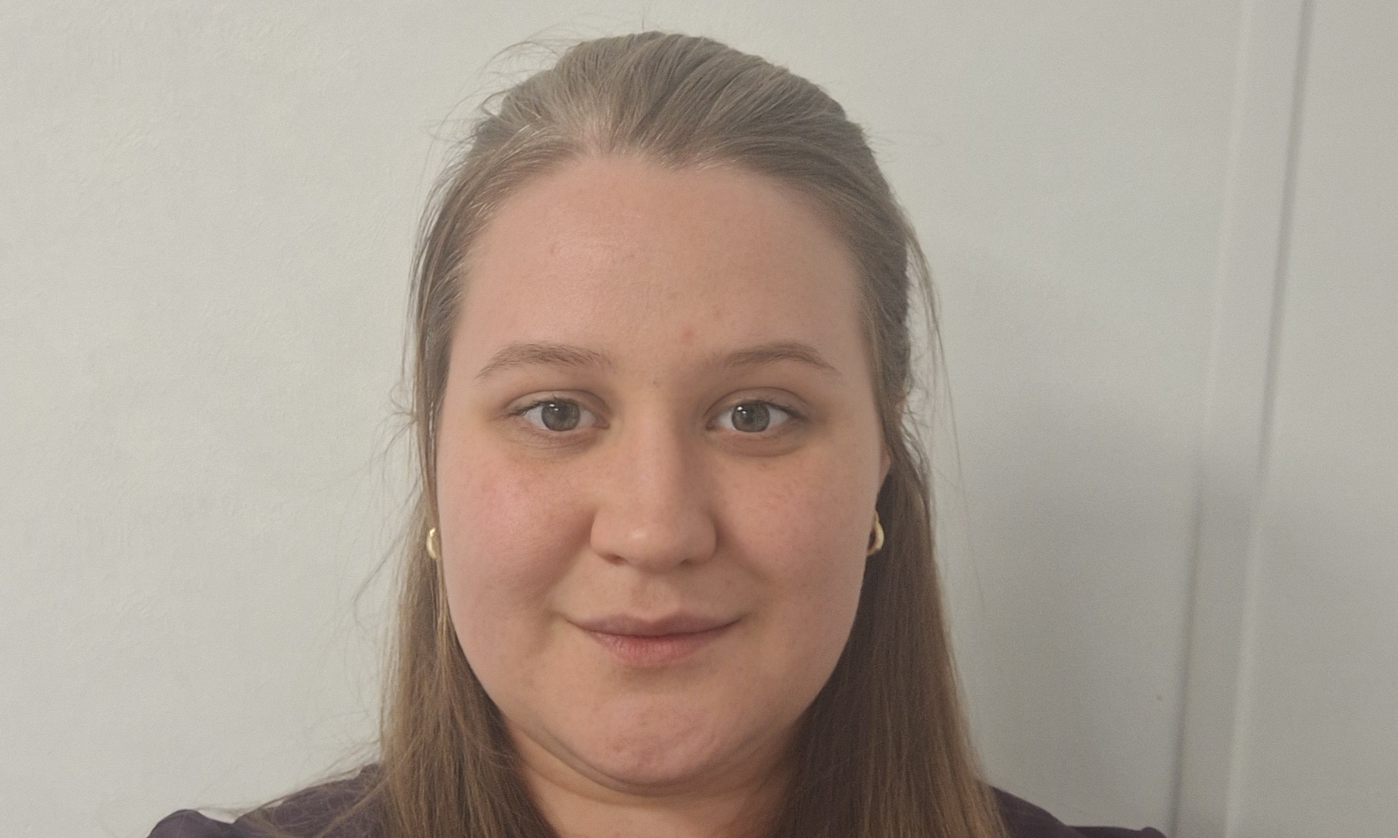 Picture of Hannah smiling.